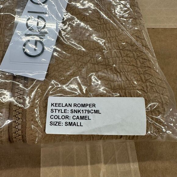 New Gigi C Keelan Zip Up Romper S Camel Snakeskin - Picture 5 of 5